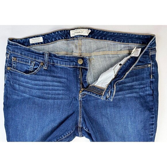 Torrid Size 22 Women's 31 Inch Inseam Boyfriend Blue Denim 5 Pocket Logo Jeans - Picture 10 of 12